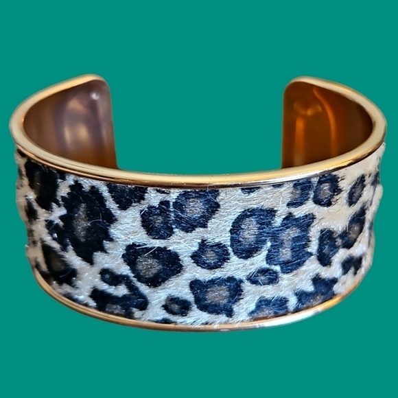 5/$25 Leopard Cheetah Print Faux Fur Extra Large Cuff Bracelet - Picture 1 of 7